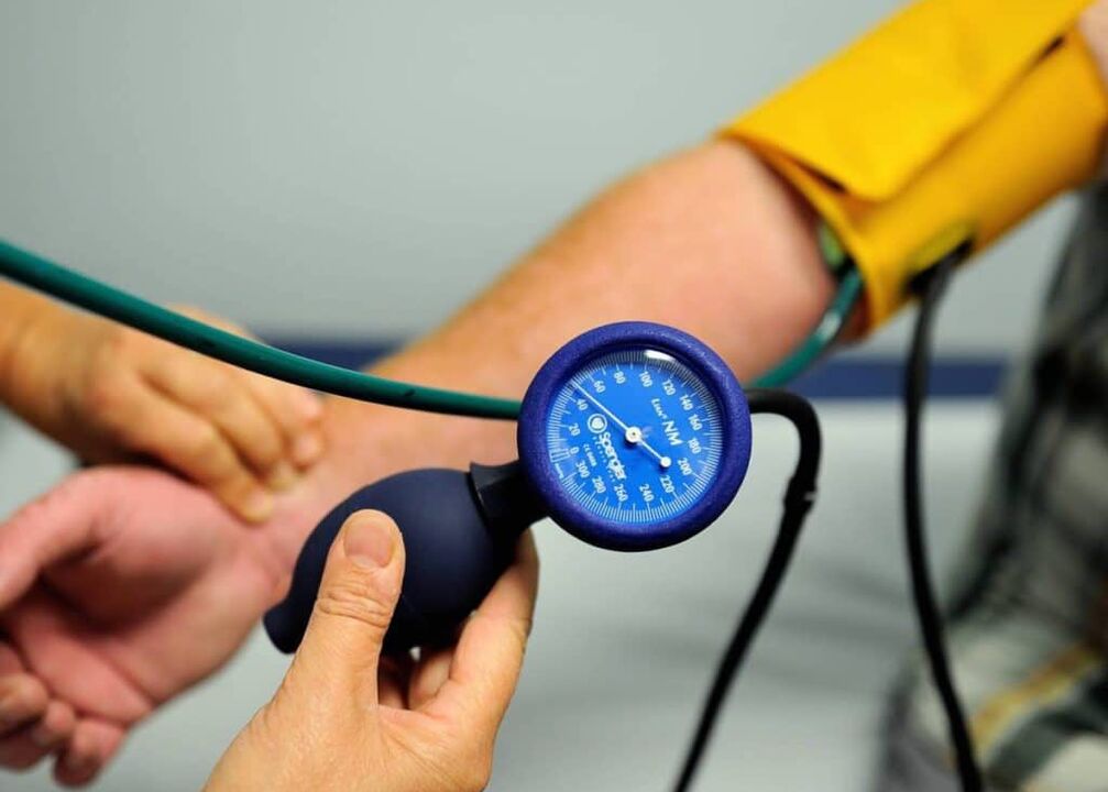 Si vous souffrez d’hypertension, vous devez mesurer votre tension artérielle correctement et régulièrement. 
